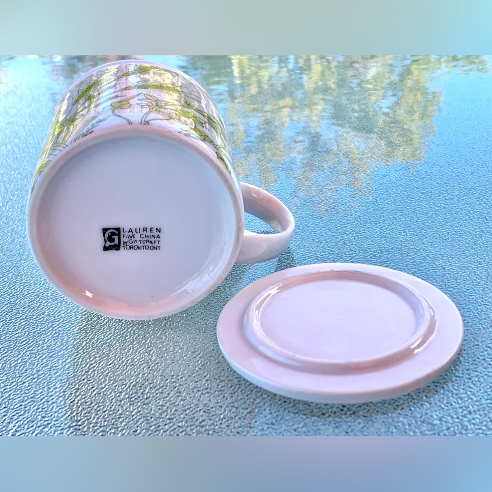 Giftcraft White and Green Floral Porcelain Coffee Mug/Tea Cup and Lid Set - Picture 4 of 5
